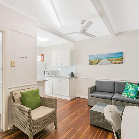 Tondio Terrace Flat 5 - Pet Friendly Apartment Gold Coast Exterior photo
