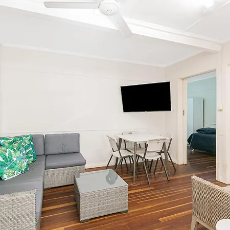 Tondio Terrace Flat 5 - Pet Friendly Apartment Gold Coast Exterior photo